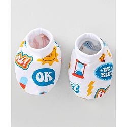 Babyhug 100% Cotton Interlock Knit Cap Mitten & Booties with Text   Print -White