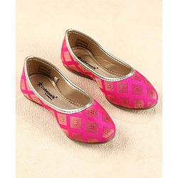 Cute Walk by Babyhug Mojaris - Dark Pink