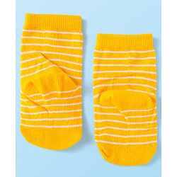 Cute Walk by Babyhug Knit Ankle Length Socks With Whale & Star Design Pack of 3 - Blue Black & Yellow