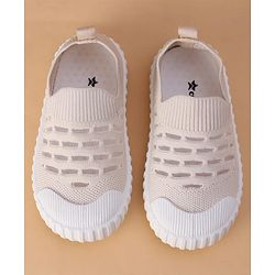 Cute Walk by Babyhug Slip On Solid Casual Shoes - Mint