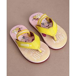 Cute Walk by Babyhug Flip Flops with Back Strap & Giraffe Print - Yellow