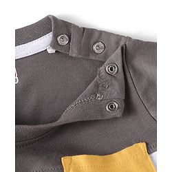 Babyhug Tshirt and Bottomwear Boy Half sleeves Shoulder-Snap Buttons