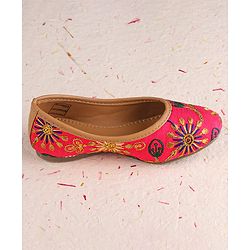 Cute Walk by Babyhug Mojaris Female Fuchsia 22