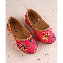 Cute Walk by Babyhug Mojaris Female Fuchsia 22