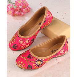 Cute Walk by Babyhug Mojaris Female Fuchsia 22
