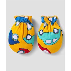 Babyhug 100% Cotton Cap Mittens And Booties Vehicle Printed - Yellow Packet Dim- 19x18cm, Cap Diameter-11x12cm, Mittens- 9cm, Bootties- 9.5cm, Age-Preemie, Pieces- 5