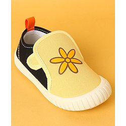 Cute Walk by Babyhug Velcro Closure Casual Shoes with Floral Print - Yellow