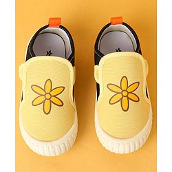 Cute Walk by Babyhug Velcro Closure Casual Shoes with Floral Print - Yellow