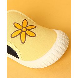 Cute Walk by Babyhug Velcro Closure Casual Shoes with Floral Print - Yellow