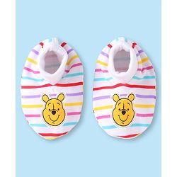 Babyhug Disney Interlock Knit Cap Mittens & Booties With Winnie The Pooh Print White - Diameter 10.5