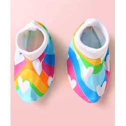 Babyhug 100% Cotton Interlock Knit Cap Mittens & Booties Set with Heart Print & Color Block Design Multicolor - Diameter 14 cm