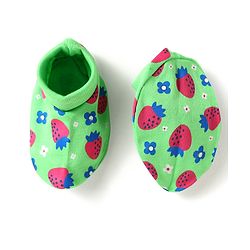 Babyhug 100% Cotton Cap Mittens & Booties Set With Floral & Tropical Theme Print Green - Diameter 14 cm