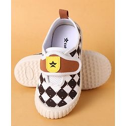 Cute Walk by Babyhug Casual Shoes with Velcro Closure & Checks Design - Brown
