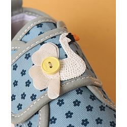 Cute Walk by Babyhug Velcro Closure Casual Shoes with Floral Print & Applique - Pink