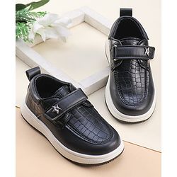 Cute Walk by Babyhug Solid Party Wear Shoes With Velcro Closure - Black