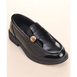 Cute Walk by Babyhug Loafers with Applique - Black