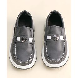 Cute Walk by Babyhug Slip On 3D Applique Loafers - Black