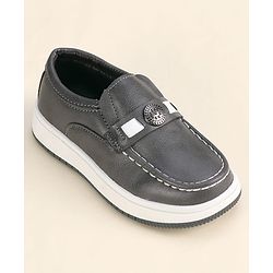 Cute Walk by Babyhug Slip On 3D Applique Loafers - Black