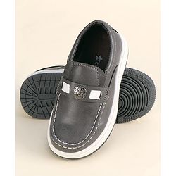 Cute Walk by Babyhug Slip On 3D Applique Loafers - Black
