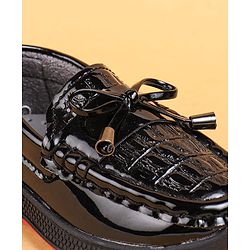 Cute Walk by Babyhug Slip On Loafers With Lace Applique - Black