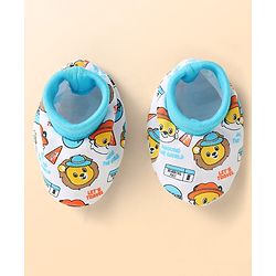 Babyhug 100% Cotton Interlock Knit Cap Mittens & Booties With Animal Print Light Blue - Diameter 10 cm