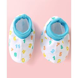 Babyhug 100% Cotton Cap Mittens & Booties With Numbers Print Light Blue - Diameter 10.5 cm