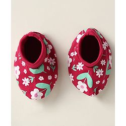 Babyhug 100% Cotton Cap Mittens And Booties Floral Printed Maroon - Diameter 12 cm