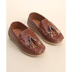 Cute Walk by Babyhug Slip On Loafers with Tassels Applique - Brown