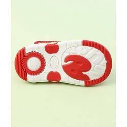 Cute Walk by Babyhug Sandals with Velcro Closure & Ship Applique - Red