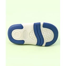 Cute Walk by Babyhug Sandals with Velcro Closure & Yatch Applique - Blue