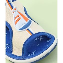 Cute Walk by Babyhug Sandals with Velcro Closure & Yatch Applique - Blue