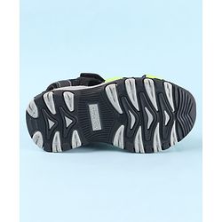 Cute Walk by Babyhug Velcro Closure Sandals With Sport Print - Green