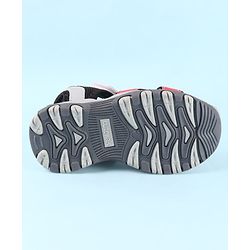 Cute Walk by Babyhug Velcro Closure Sandals With Sport Print - Red