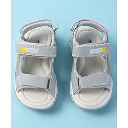 Cute Walk by Babyhug Velcro Closure Sandals with Fashion Applique - Pink