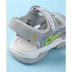 Cute Walk by Babyhug Velcro Closure Sandals with Fashion Applique - Pink