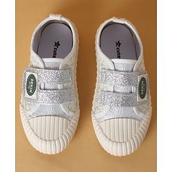 Cute Walk by Babyhug Casual Shoes with Velcro Closure & Glitter Print - Golden
