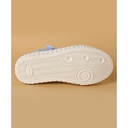 Cute Walk by Babyhug Casual Shoes with Velcro Closure Floral Applique - Blue