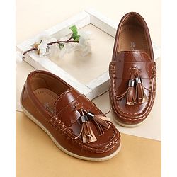 Cute Walk by Babyhug Slip On Loafers With Applique - Black