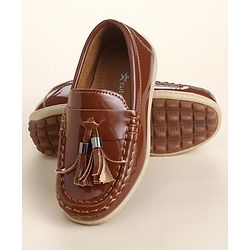 Cute Walk by Babyhug Slip On Loafers With Applique - Black
