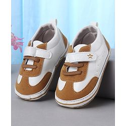 Cute Walk by Babyhug Velcro Closure Booties - Brown