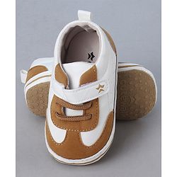 Cute Walk by Babyhug Velcro Closure Booties - Brown