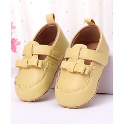 Cute Walk by Babyhug Velcro Closure Booties with Bow Applique -  Pink