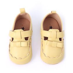 Cute Walk by Babyhug Velcro Closure Booties with Bow Applique -  Pink