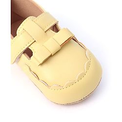 Cute Walk by Babyhug Velcro Closure Booties with Bow Applique -  Pink