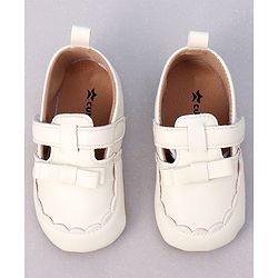 Cute Walk by Babyhug Velcro Closure Booties with Bow Applique -  Pink