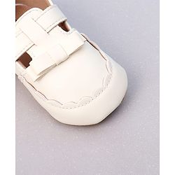 Cute Walk by Babyhug Velcro Closure Booties with Bow Applique -  Pink