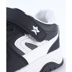 Cute Walk by Babyhug Velcro Closure Sneakers - Black