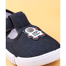 Cute Walk by Babyhug Casual Shoes with Velcro Closure & Astronaut Patch - Navy Blue