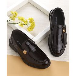 Cute Walk by Babyhug Loafers with Applique - Black
