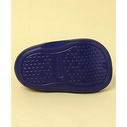 Cute Walk by Babyhug Clogs With Back Strap Closure & Kitty  Applique - Purple